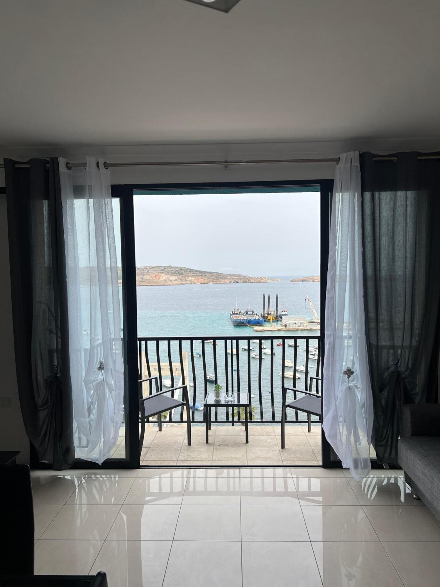 Sea View Penthouse Lägenhet St. Paul's Bay Exteriör bild
