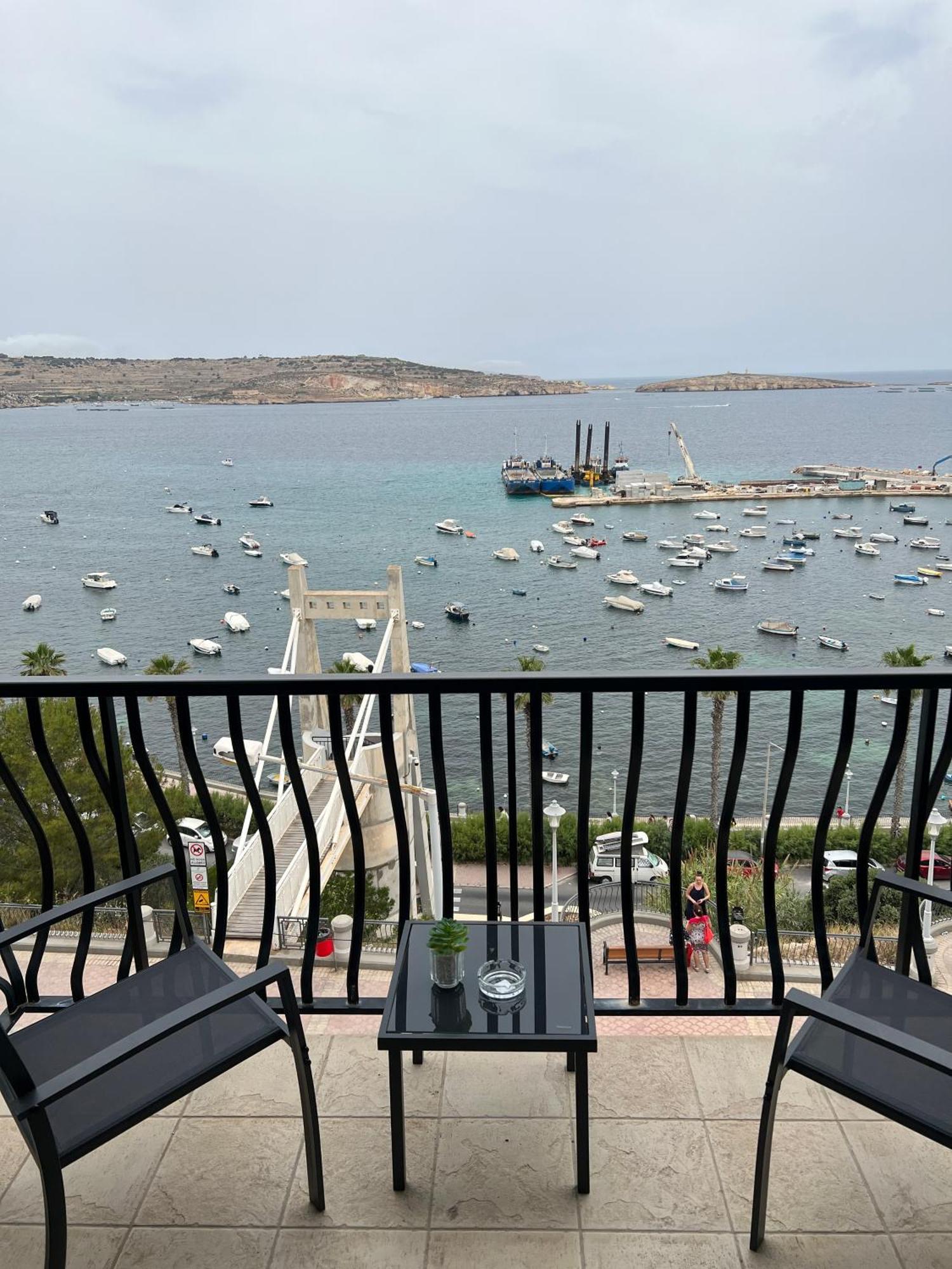 Sea View Penthouse Lägenhet St. Paul's Bay Exteriör bild