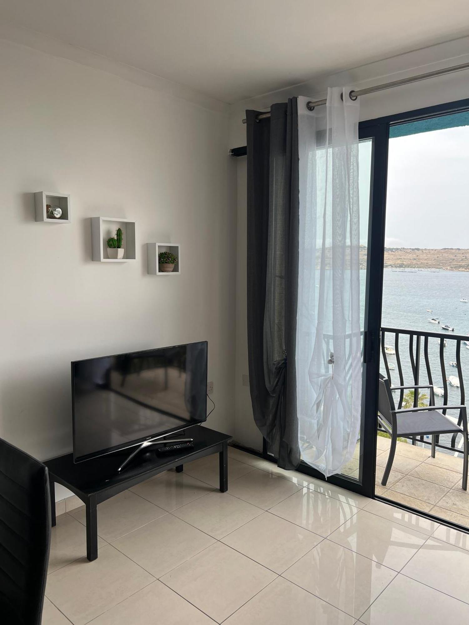 Sea View Penthouse Lägenhet St. Paul's Bay Exteriör bild