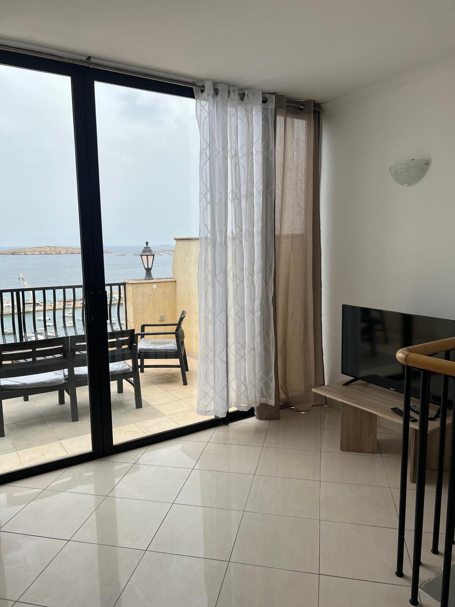 Sea View Penthouse Lägenhet St. Paul's Bay Exteriör bild