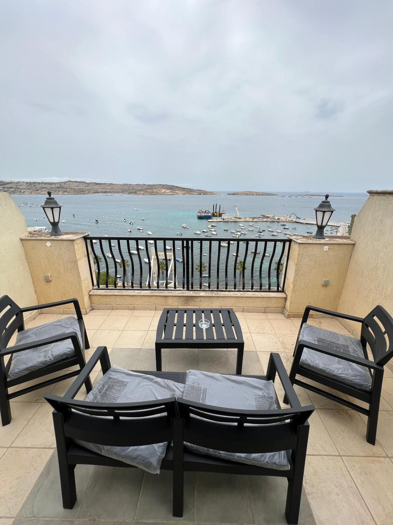 Sea View Penthouse Lägenhet St. Paul's Bay Exteriör bild