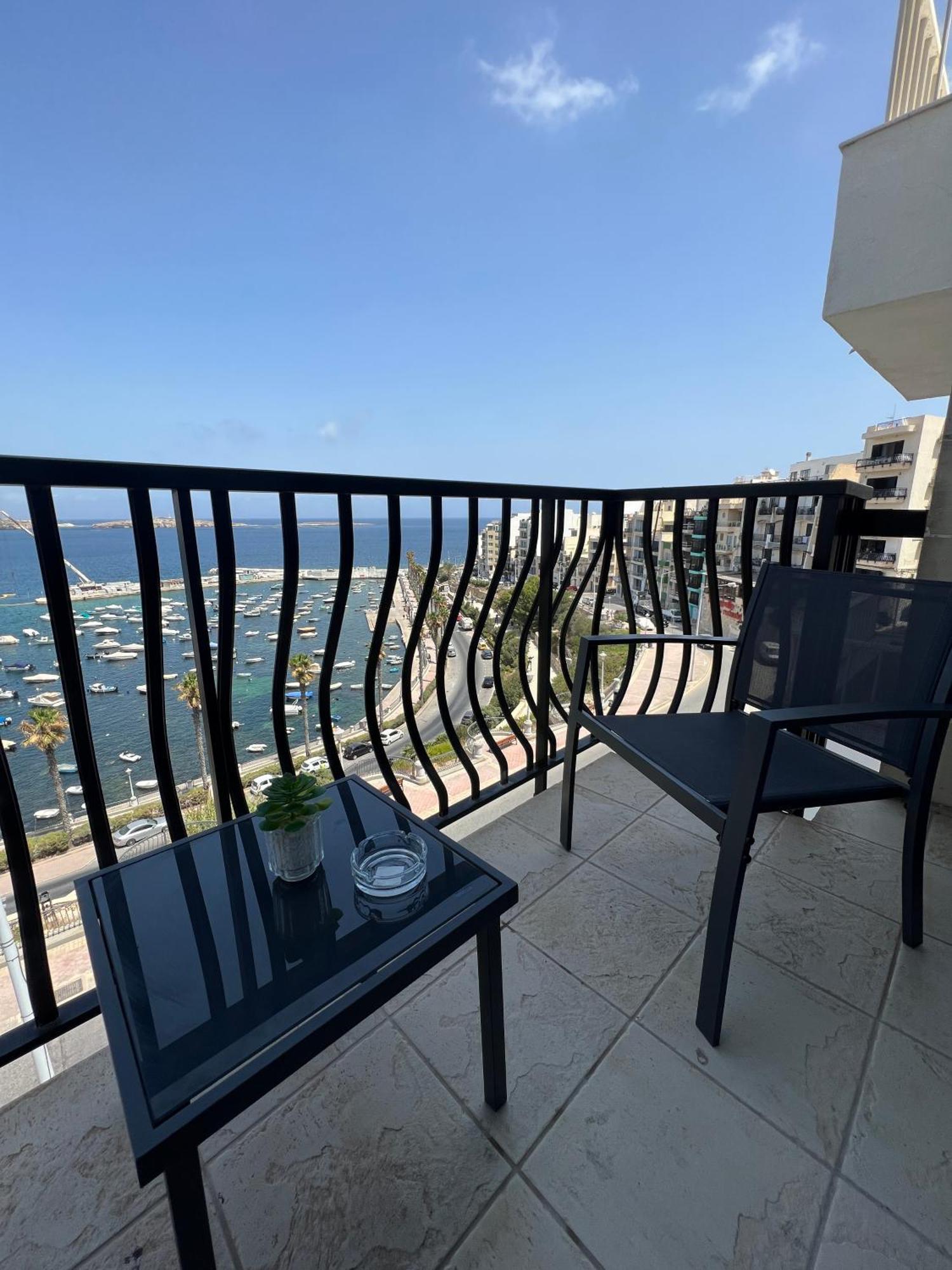 Sea View Penthouse Lägenhet St. Paul's Bay Exteriör bild